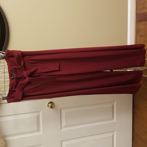 Fabulous Versona cranberry pants - Picture 3 of 9